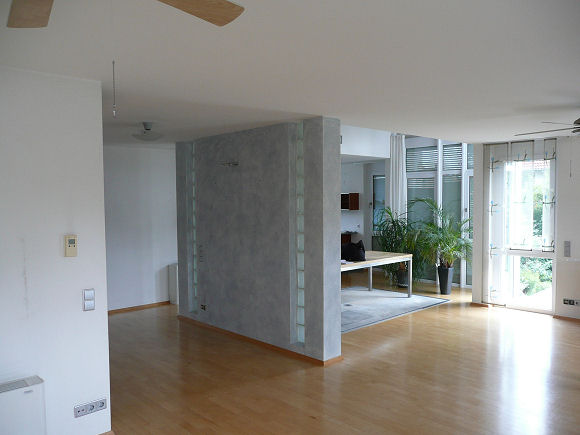 Parkettboden und dunkelrote wandfarbe? zimmer einrichten • ef Wohnzimmer farbe dunkelrot